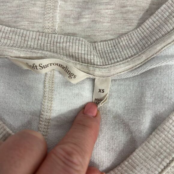 Soft Surroundings Cream Color V-neck Front Pockets Pullover Top Size XS - Picture 5 of 8